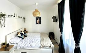 Zen Studio - Edge Of Old Town With Free Private Parking